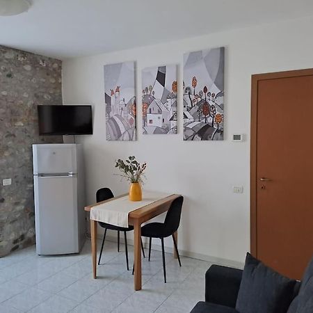 Appartamento Anna Lungo Fiume - Lago Maggiore Sesto Calende Bagian luar foto
