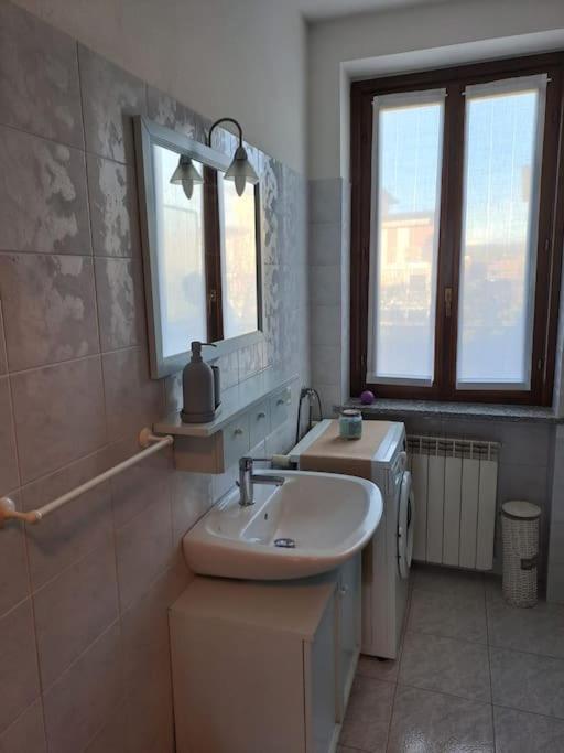 Appartamento Anna Lungo Fiume - Lago Maggiore Sesto Calende Bagian luar foto